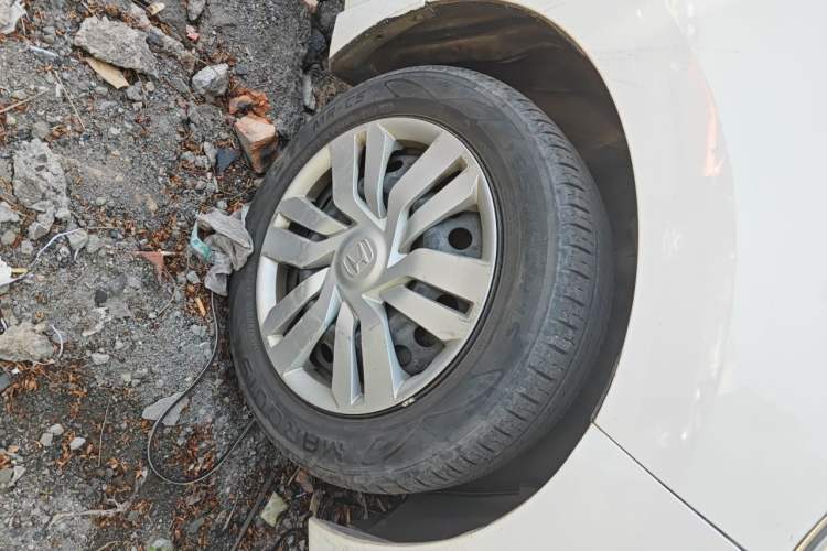Used Honda Fit 2016 1.5L LXS CVT Comfort Sunroof Version Right Front Wheel Hub