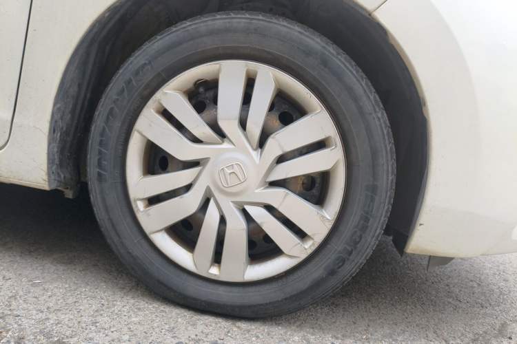 Used Honda Fit 2016 1.5L LX CVT Comfort Model Right Front Wheel Hub