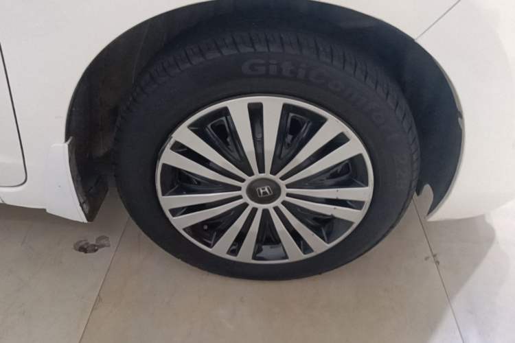 Used Honda Fit 2016 1.5L LX CVT Comfort Model Right Front Wheel Hub