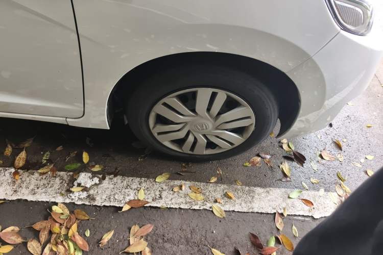 Used Honda Fit 2016 1.5L LX CVT Comfort Model Right Front Wheel Hub
