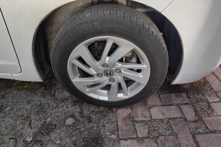 Used Honda Fit 2016 1.5L LX CVT Comfort Model Right Front Wheel Hub