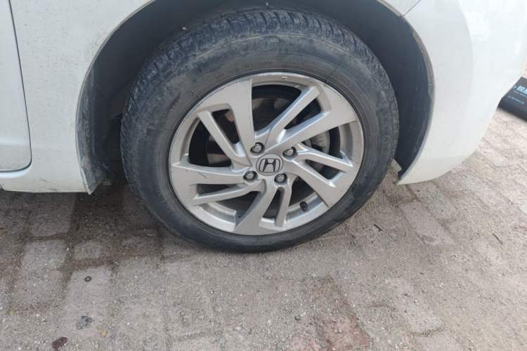 Used Honda Fit 2016 1.5L LXS CVT Comfort Sunroof Version Right Front Wheel Hub