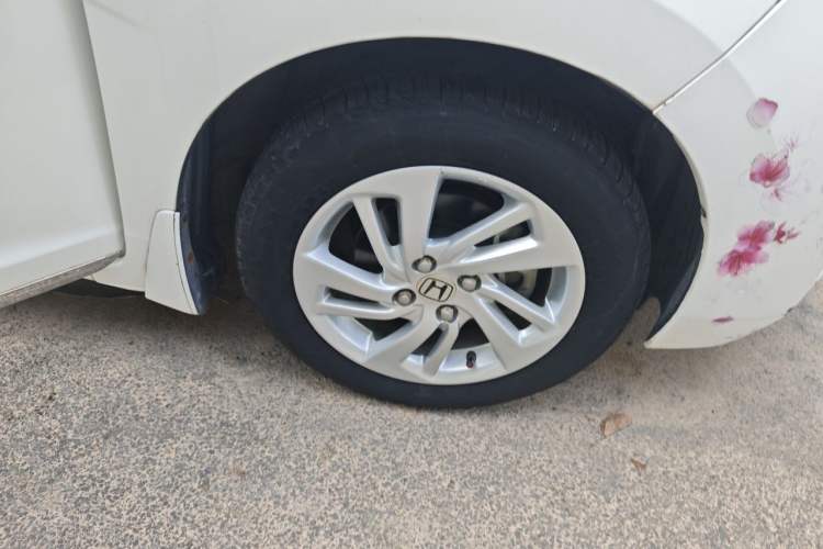 Used Honda Fit 2016 1.5L LXS CVT Comfort Sunroof Version Right Front Wheel Hub