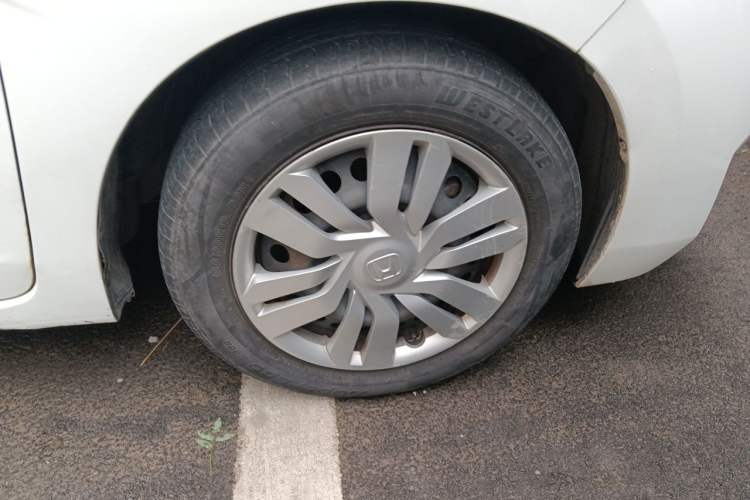 Used Honda Fit 2016 1.5L LXS CVT Comfort Sunroof Version Right Front Wheel Hub
