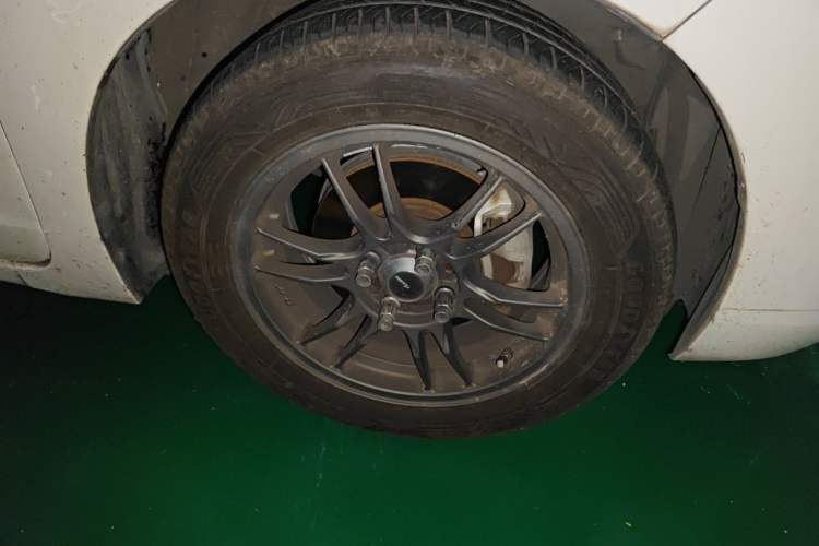 Used Honda Fit 2016 1.5L LX CVT Comfort Model Right Front Wheel Hub