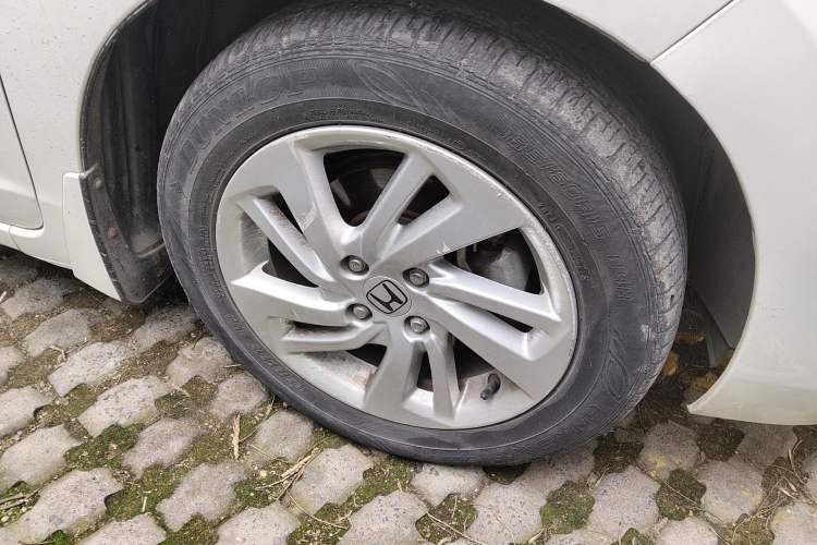 Used Honda Fit 2016 1.5L EX CVT Elite Edition Right Front Wheel Hub