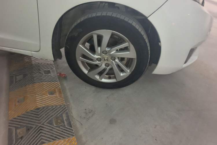 Used Honda Fit 2016 1.5L LXS CVT Comfort Sunroof Version Right Front Wheel Hub