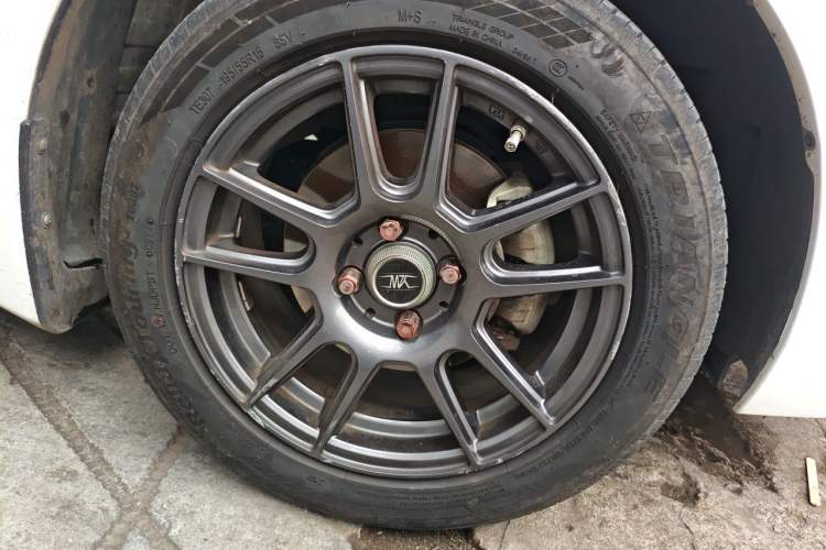 Used Honda Fit 2016 1.5L LX CVT Comfort Model Right Front Wheel Hub