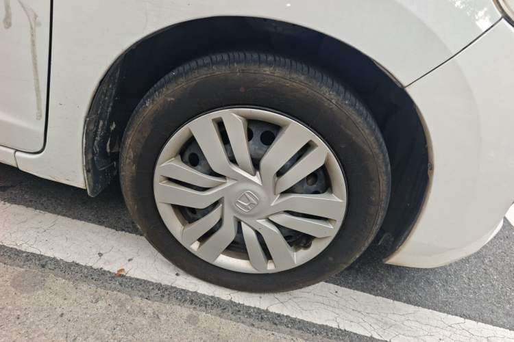 Used Honda Fit 2016 1.5L LX Manual Comfort Model Right Front Wheel Hub