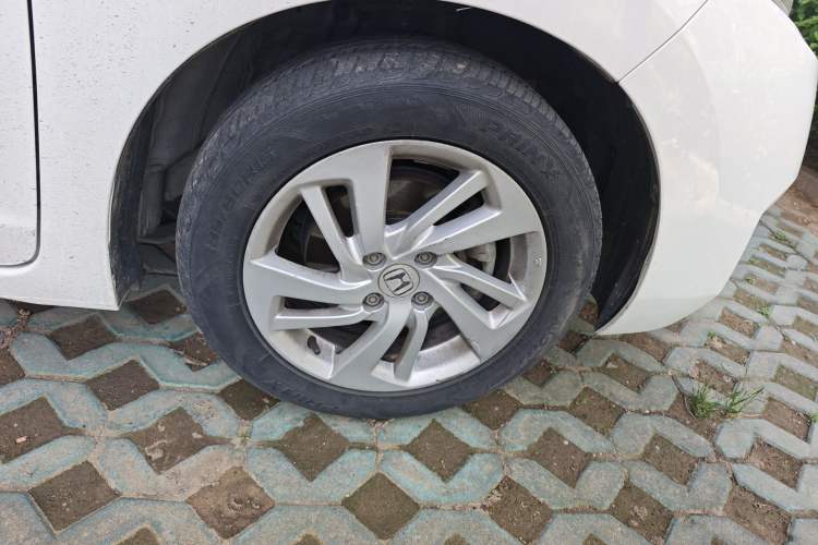 Used Honda Fit 2016 1.5L LXS CVT Comfort Sunroof Version Right Front Wheel Hub