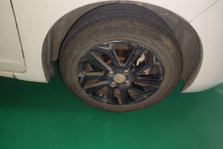 Used Honda Fit 2016 1.5L LX CVT Comfort Model Right Front Wheel Hub