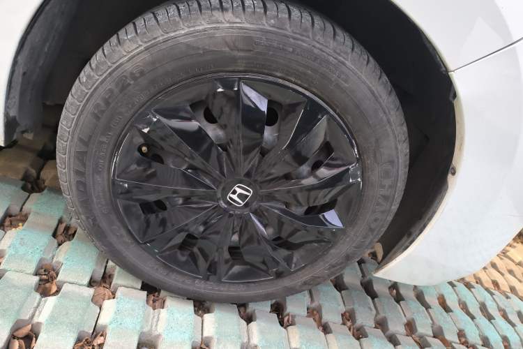 Used Honda Fit 2016 1.5L LX CVT Comfort Model Right Front Wheel Hub