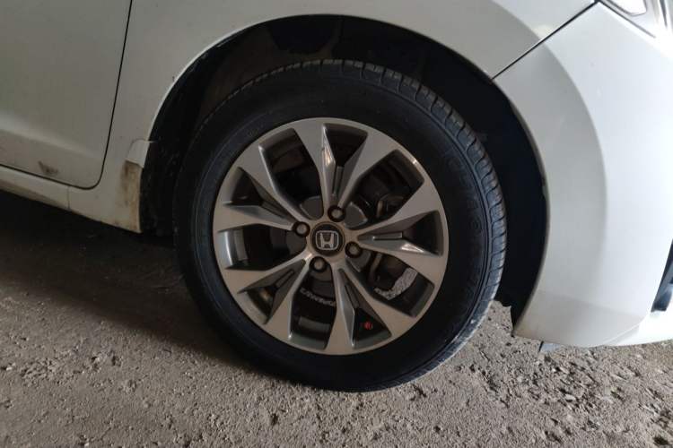 Used Honda Fit 2016 1.5L LX CVT Comfort Model Right Front Wheel Hub
