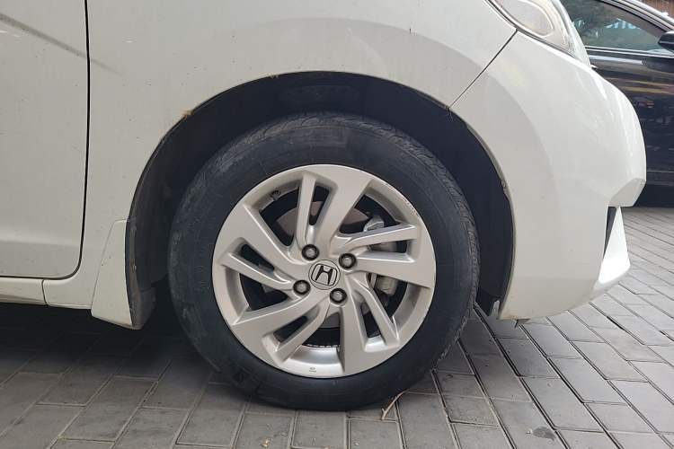 Used Honda Fit 2016 1.5L SE CVT Fashion Model Right Front Wheel Hub