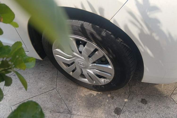 Used Honda Fit 2016 1.5L LXS CVT Comfort Sunroof Version Right Front Wheel Hub