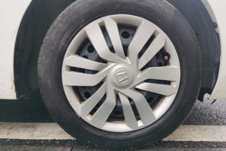 Used Honda Fit 2016 1.5L LXS CVT Comfort Sunroof Version Right Front Wheel Hub