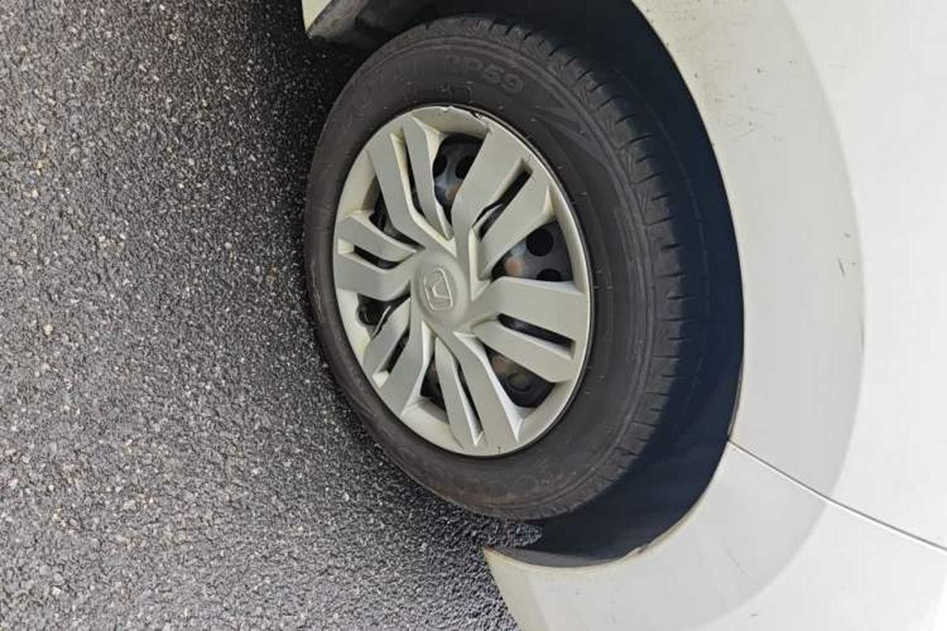 Used Honda Fit 2016 1.5L LXS CVT Comfort Sunroof Version Right Front Wheel Hub