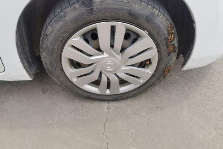 Used Honda Fit 2016 1.5L LX CVT Comfort Model Right Front Wheel Hub