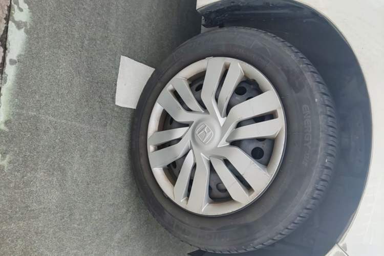 Used Honda Fit 2016 1.5L LX Manual Comfort Model Right Front Wheel Hub