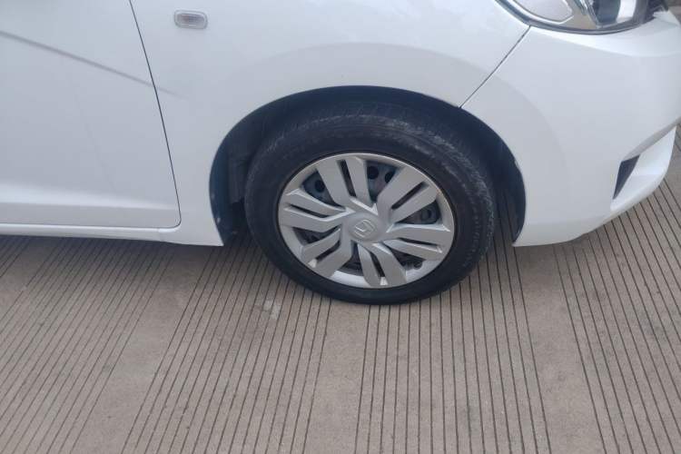 Used Honda Fit 2016 1.5L LX CVT Comfort Model Right Front Wheel Hub