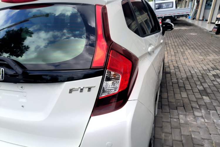 Used Honda Fit 2016 1.5L LXS CVT Comfort Sunroof Version Right Rear Taillight