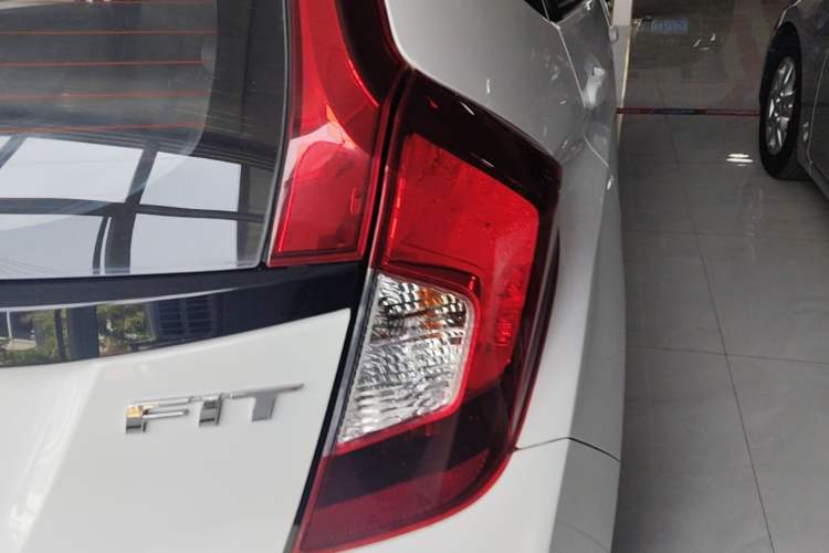 Used Honda Fit 2016 1.5L LX CVT Comfort Model Right Rear Taillight