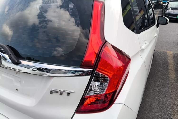 Used Honda Fit 2016 1.5L LX CVT Comfort Model Right Rear Taillight