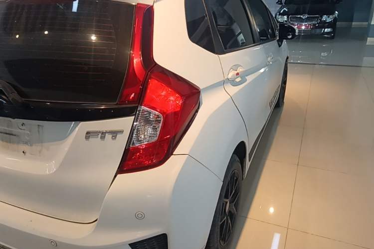 Used Honda Fit 2016 1.5L LXS CVT Comfort Sunroof Version Right Rear Taillight