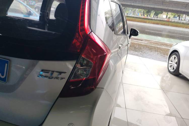 Used Honda Fit 2016 1.5L LXS CVT Comfort Sunroof Version Right Rear Taillight