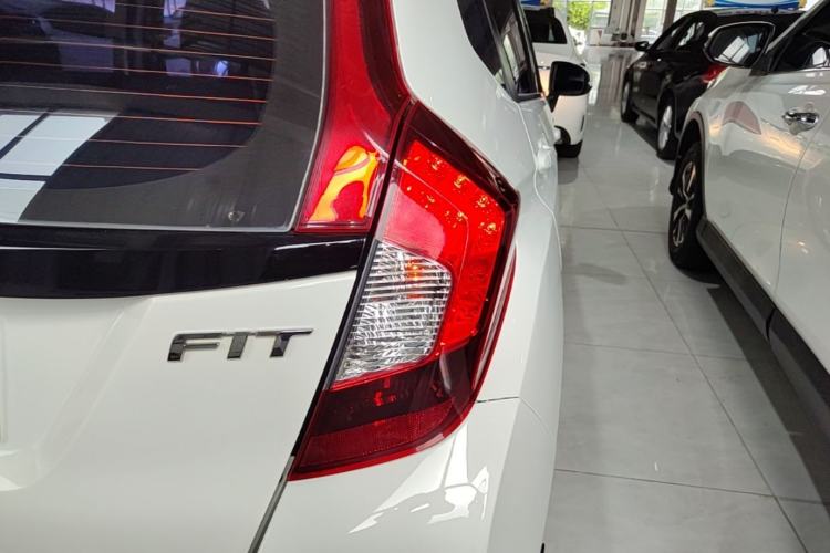 Used Honda Fit 2016 1.5L LX CVT Comfort Model Right Rear Taillight