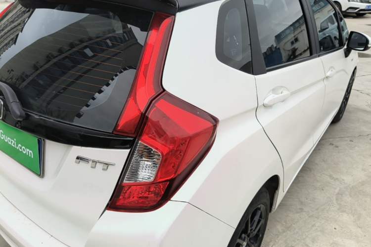 Used Honda Fit 2016 1.5L LX CVT Comfort Model Right Rear Taillight