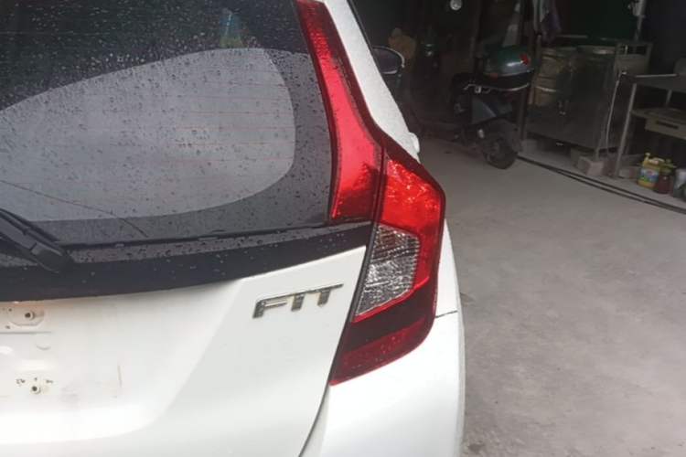 Used Honda Fit 2016 1.5L LX CVT Comfort Model Right Rear Taillight