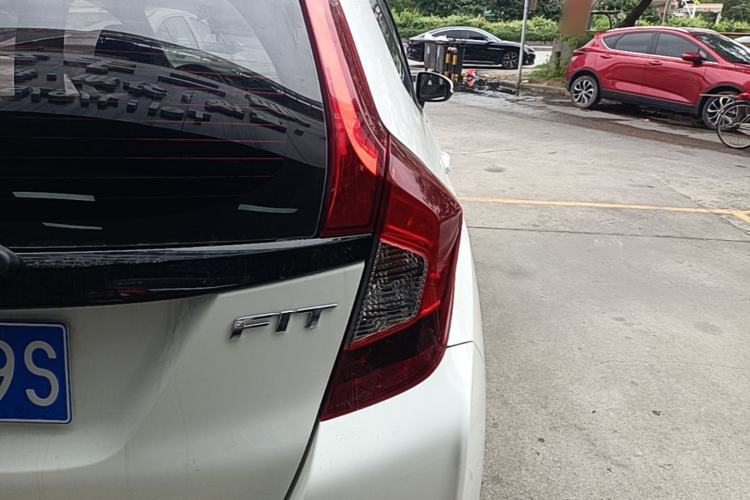 Used Honda Fit 2016 1.5L LX CVT Comfort Model Right Rear Taillight
