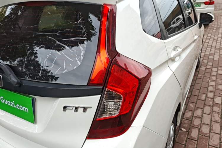 Used Honda Fit 2016 1.5L LX CVT Comfort Model Right Rear Taillight