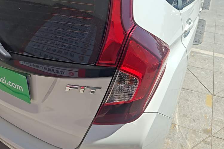 Used Honda Fit 2016 1.5L LXS CVT Comfort Sunroof Version Right Rear Taillight