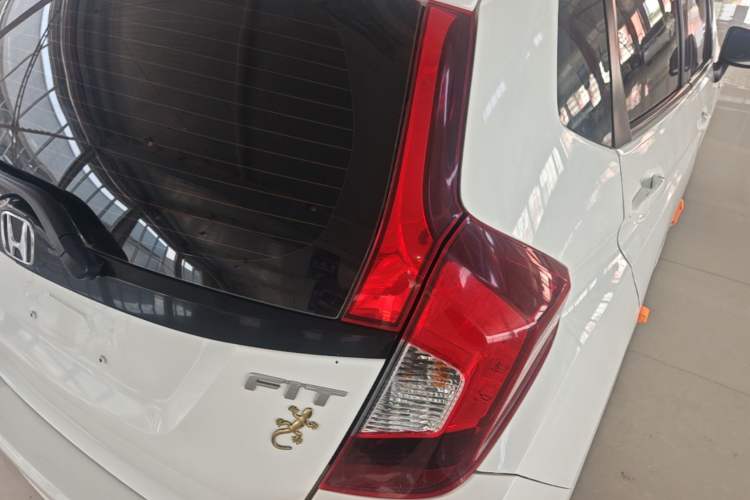 Used Honda Fit 2016 1.5L LX CVT Comfort Model Right Rear Taillight