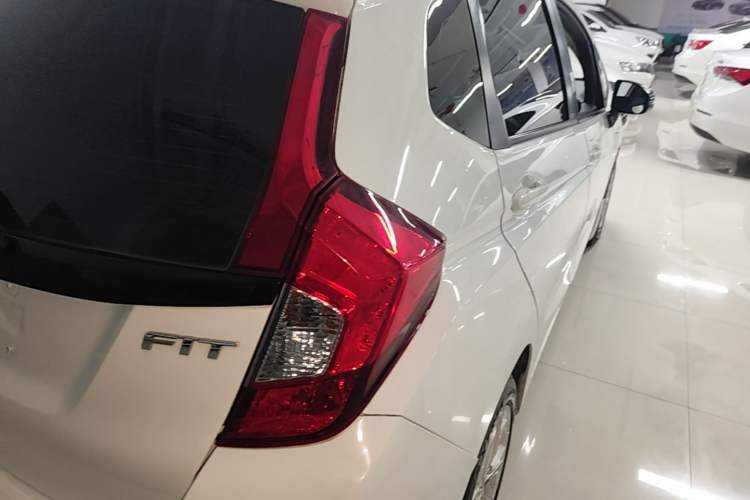 Used Honda Fit 2016 1.5L LX CVT Comfort Model Right Rear Taillight