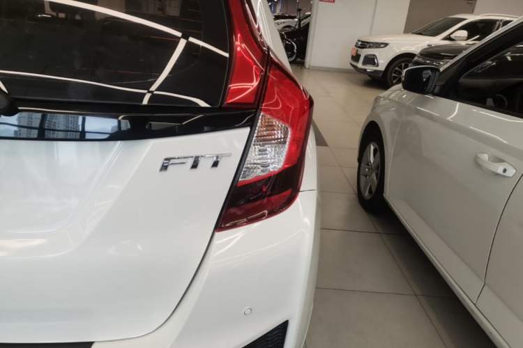 Used Honda Fit 2016 1.5L LX CVT Comfort Model Right Rear Taillight
