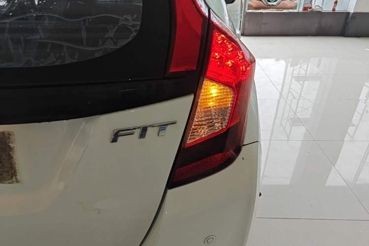 Used Honda Fit 2016 1.5L LXS CVT Comfort Sunroof Version Right Rear Taillight