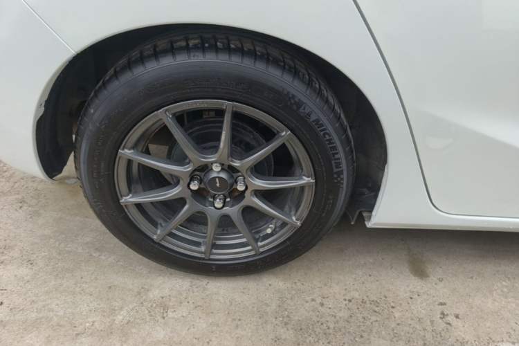 Used Honda Fit 2016 1.5L LX Manual Comfort Model Right Rear Wheel Hub