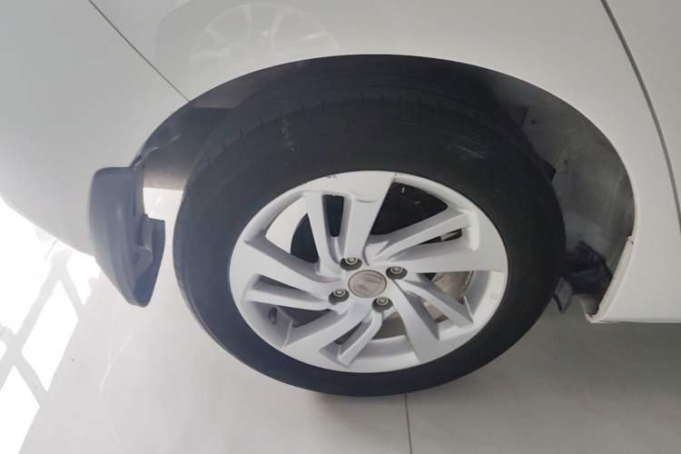 Used Honda Fit 2016 1.5L LX CVT Comfort Model Right Rear Wheel Hub