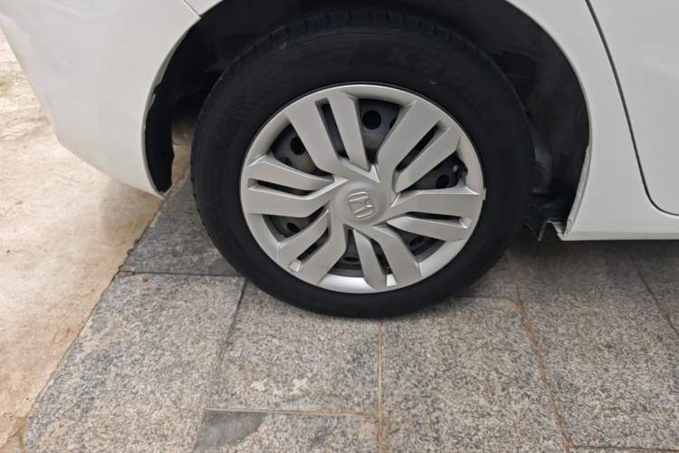 Used Honda Fit 2016 1.5L LX CVT Comfort Model Right Rear Wheel Hub
