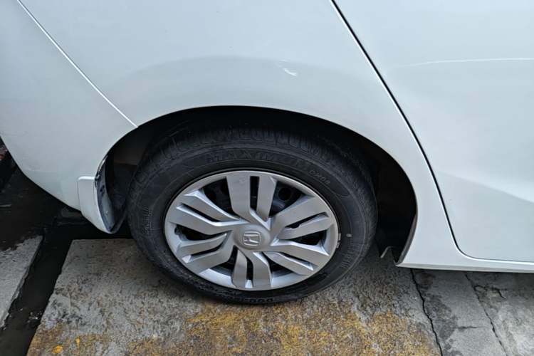 Used Honda Fit 2016 1.5L LX CVT Comfort Model Right Rear Wheel Hub