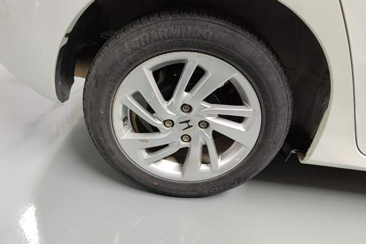 Used Honda Fit 2016 1.5L LXS CVT Comfort Sunroof Version Right Rear Wheel Hub