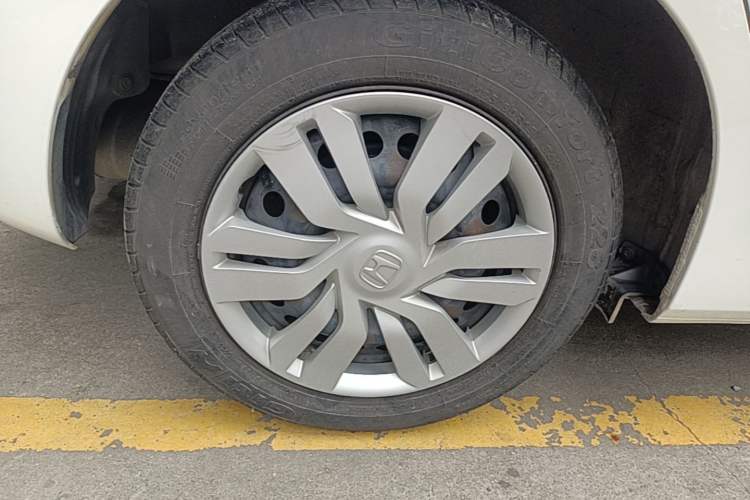 Used Honda Fit 2016 1.5L LX CVT Comfort Model Right Rear Wheel Hub