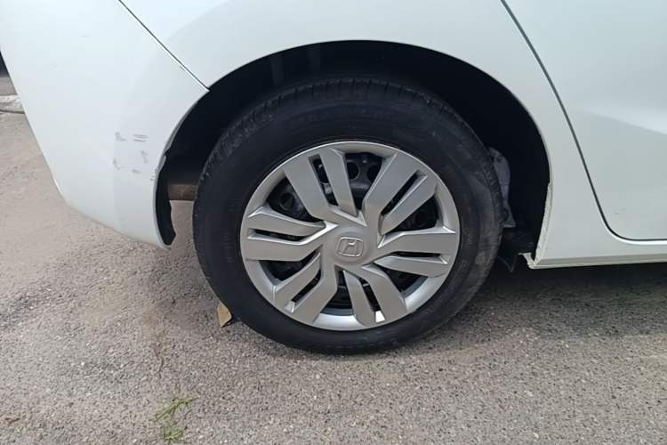 Used Honda Fit 2016 1.5L LX CVT Comfort Model Right Rear Wheel Hub