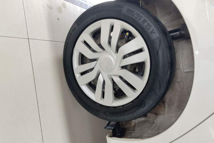 Used Honda Fit 2016 1.5L LX CVT Comfort Model Right Rear Wheel Hub