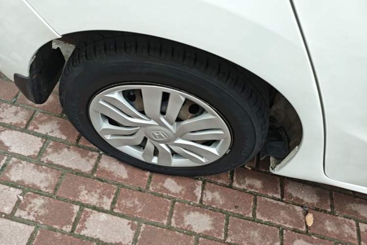 Used Honda Fit 2016 1.5L LX CVT Comfort Model Right Rear Wheel Hub