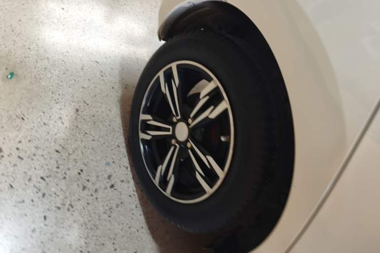 Used Honda Fit 2016 1.5L LXS CVT Comfort Sunroof Version Right Rear Wheel Hub