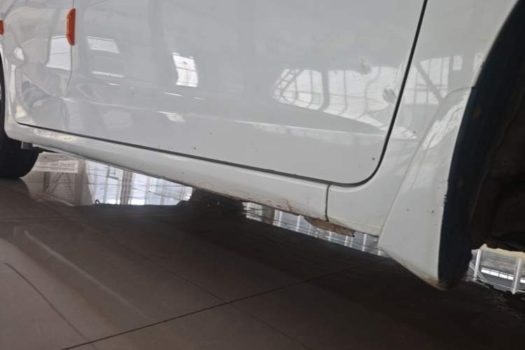 Used Honda Fit 2016 1.5L LX CVT Comfort Model Right Side Sill